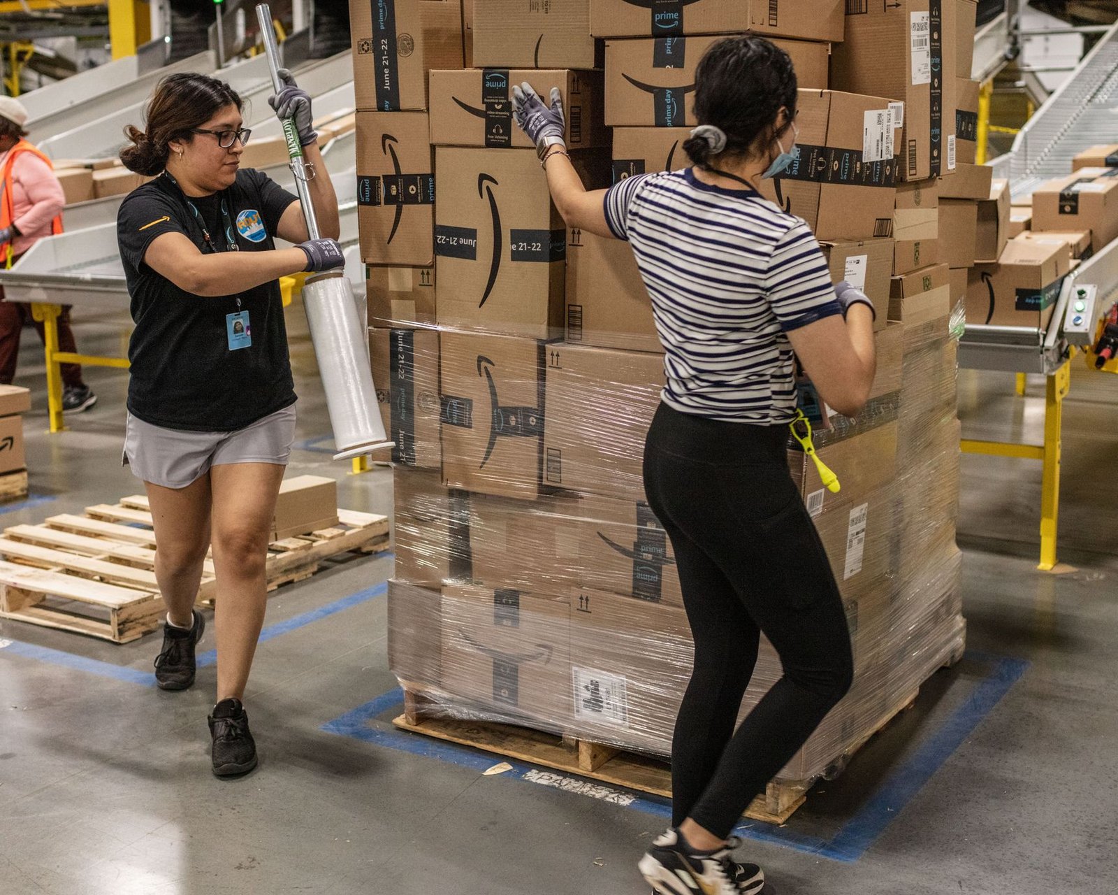 Logistics Companies Are Reversing Their Hiring Binge